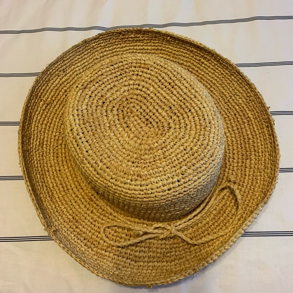 Straw Hat - Picture 3 of 4